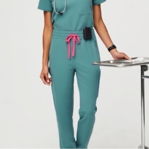 Figs Pants - Figs high waisted scrub jogger women’s small in hydro green guc